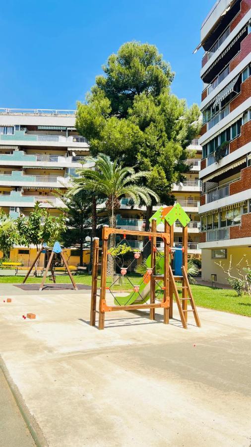 Lux Apartament Салоу Екстериор снимка